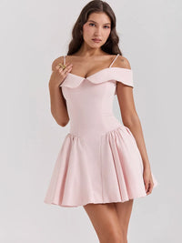 Karli - Favorecedor vestido de noche con hombros al descubierto