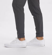 Pantalones cómodos para el día a día de los hombres