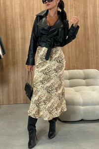 Falda adelgazante de talle alto con un atrevido y chic estampado animal perfecto para un look atrevido y a la moda