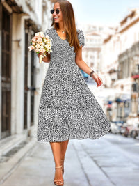 Susan - Vestido con Escote en V y Mangas Escalonadas