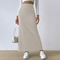 Falda de punto con abertura lateral cómoda y refinada, ideal para un look casual y moderno