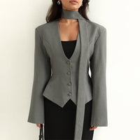 Blazer escote en V con pañuelo - Miranda
