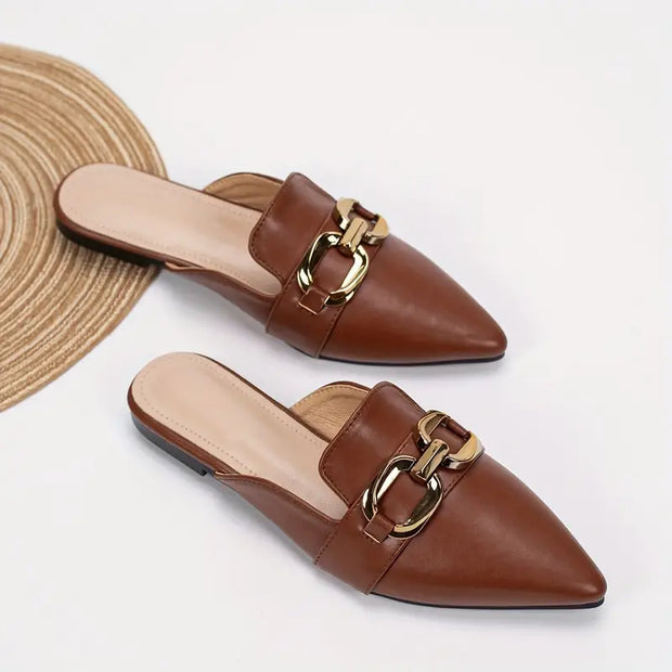 Mules planas de mujer con adornos metálicos - Heidy