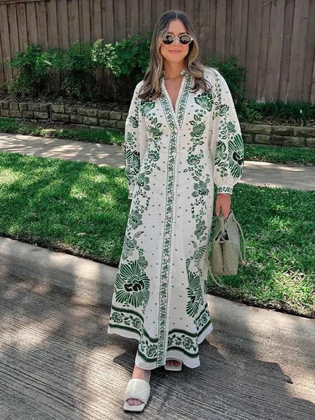 Conny - Elegante con un vestido verde a la moda