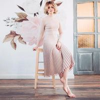Elise - Vestido midi de punto elástico con bajo acampanado