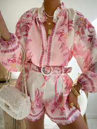 Conjunto floral de mujer con blusa y shorts con cinturón - Noara