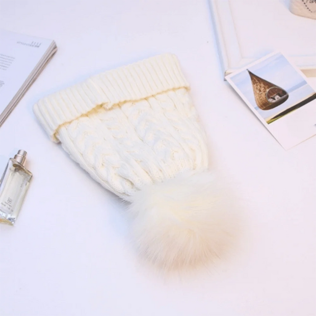 Gorro tejido para mujer con forro afelpado y pompón - Sauly