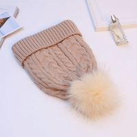 Gorro tejido para mujer con forro afelpado y pompón - Sauly