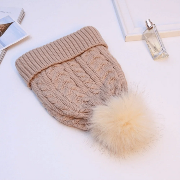 Gorro tejido para mujer con forro afelpado y pompón - Sauly