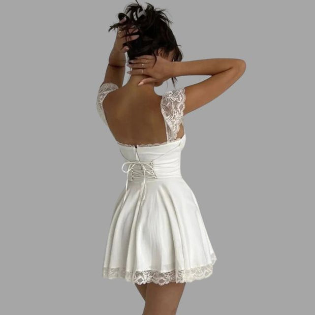 Evelina - Vestido con adornos de encaje y falda vaporosa