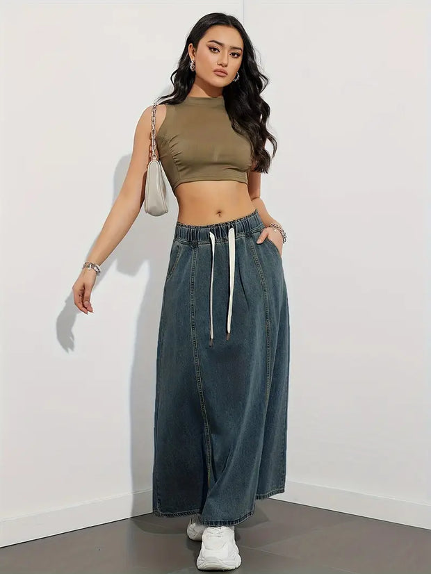 Falda vaquera larga con cordón ajustable, cómoda y versátil perfecta para un look casual y trendy