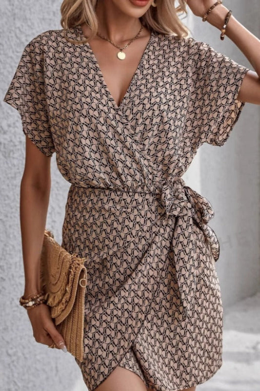 Vestido corto para mujer de manga corta cruzado con cinturón - Adriana