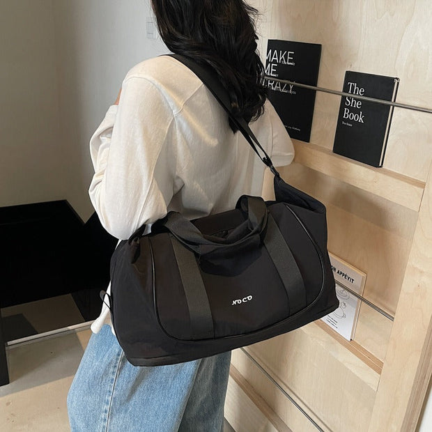 Bolso de hombro para mujer de tela resistente estilo deportivo - Miranda