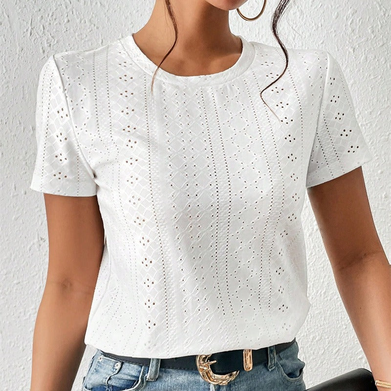 Camiseta de mujer en algodón bordado con manga corta y cuello redondo - Livia