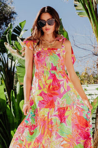 Finja - maxi vestido estampado con volantes y pajarita